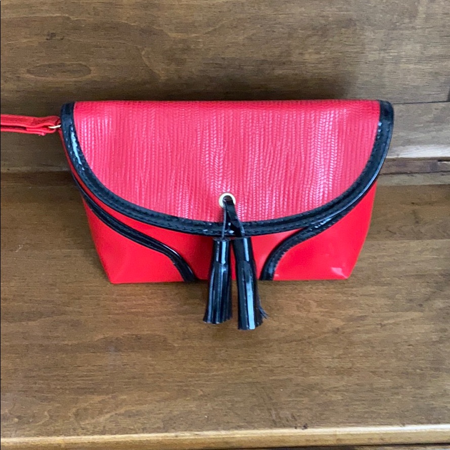 Elizabeth Arden Wristlet In Red
